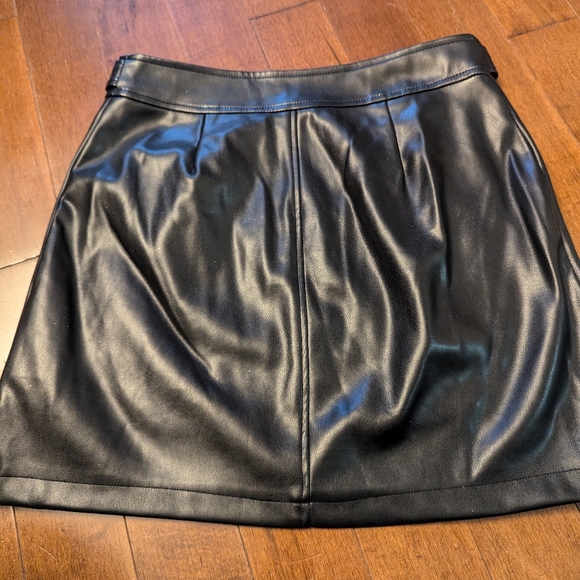 7 for all mankind Vegan leather biker skirt - Picture 2 of 3